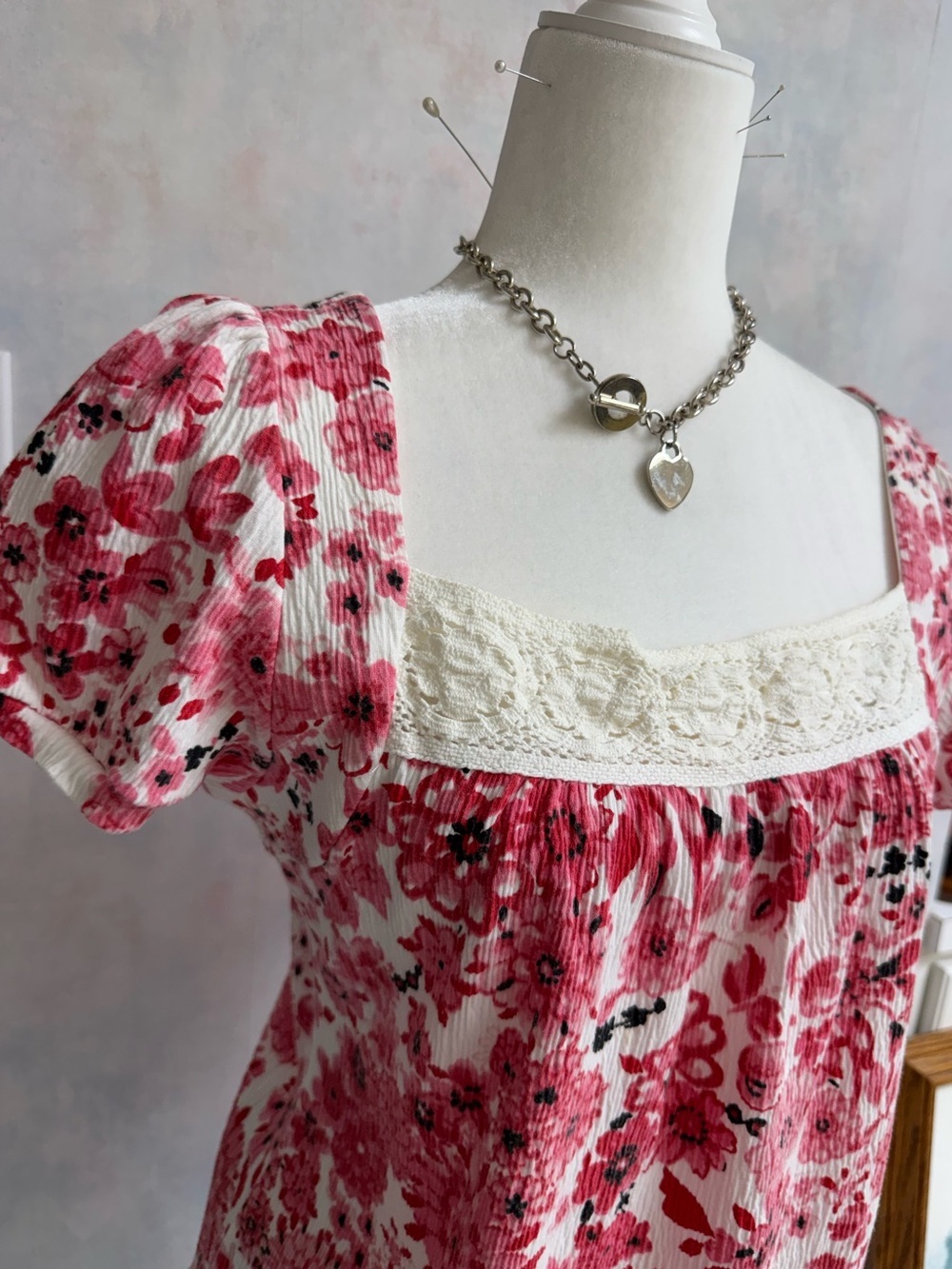 Dress Barn - Pink Floral Cool Summer Short Sleeve Peasant Blouse Crinkle Stretch